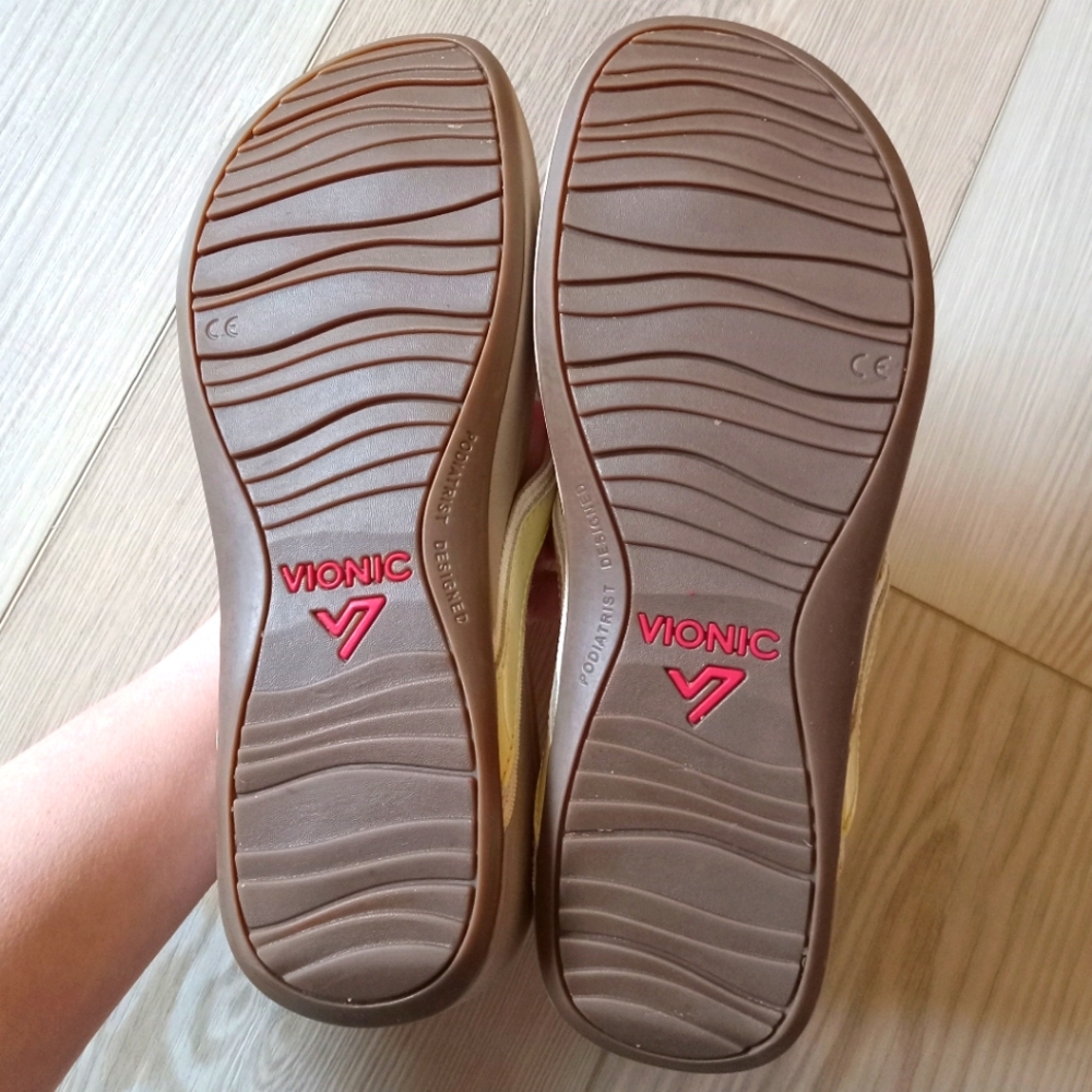 Vionic High Tide Flipflops - Picture 3 of 7